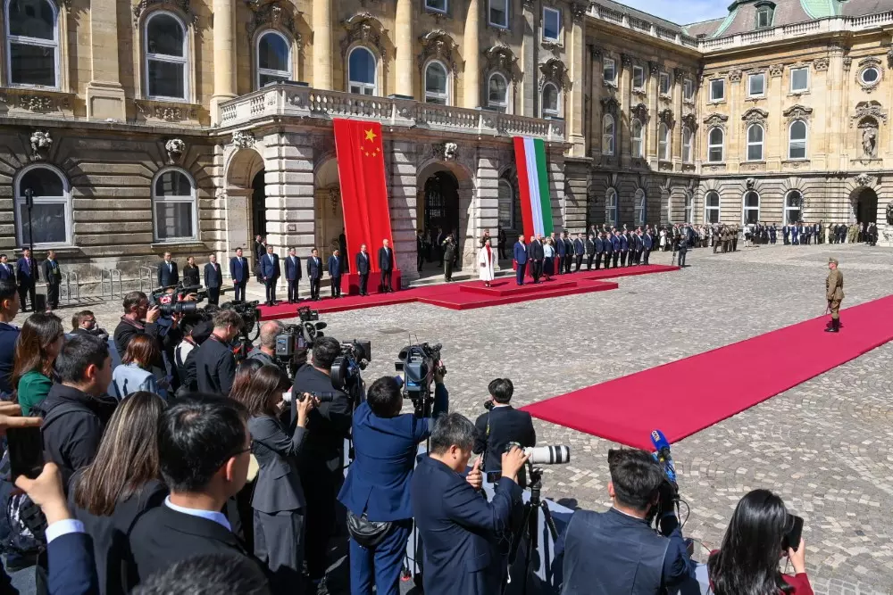 Kínai elnök Budapesten - fogadások és üzletek