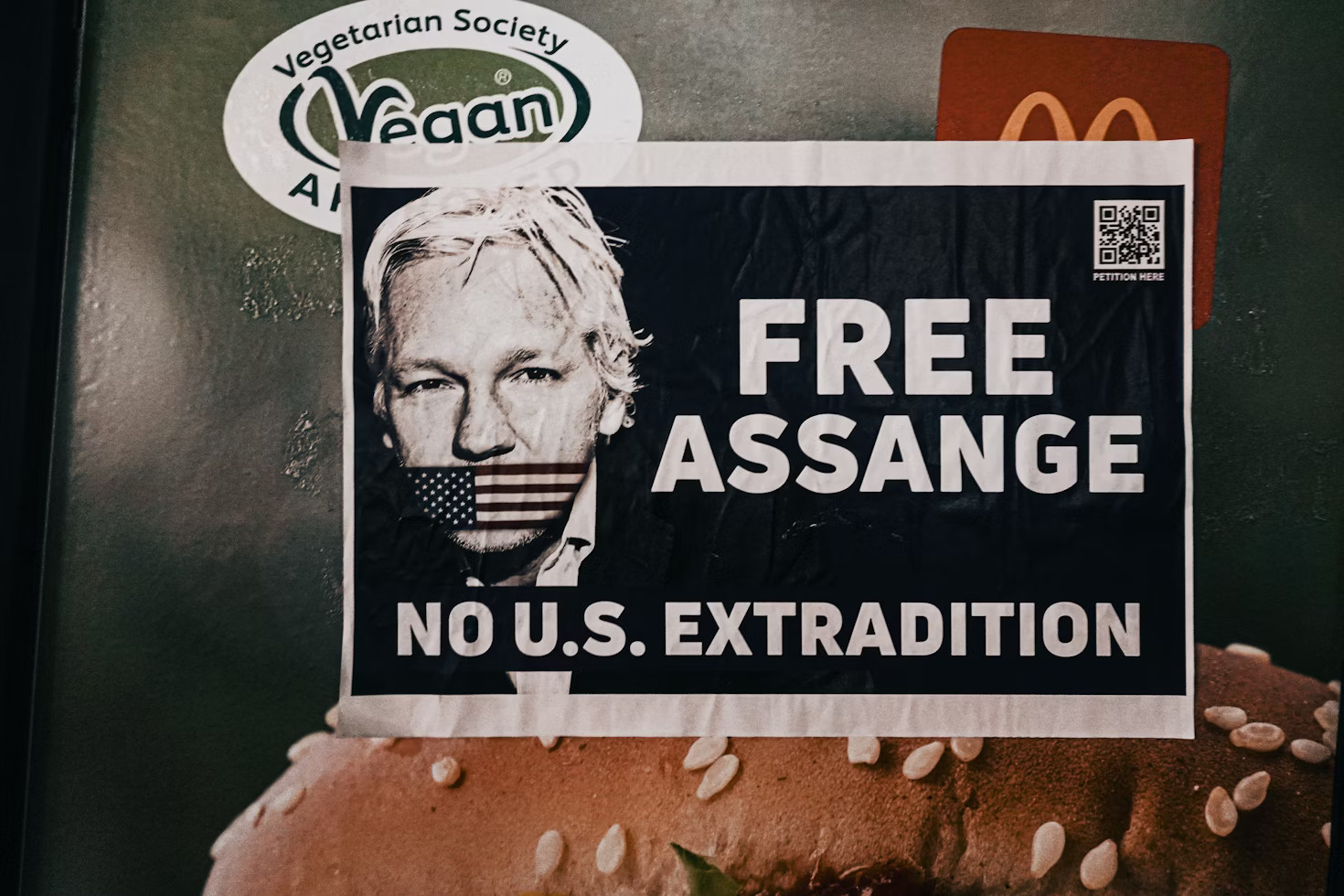 Az Egyesült Államok megígérte, hogy nem öli meg Assange-ot