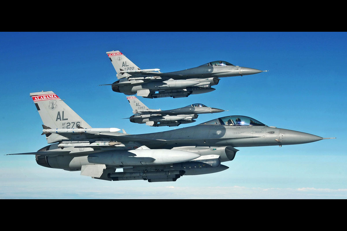 Az ukrán pilóták az Egyesült Államokban fejezik be az F-16-os kiképzést