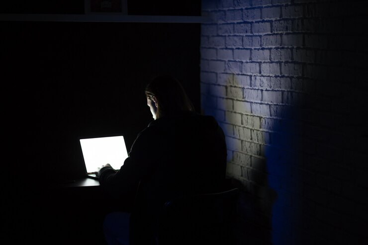 Hatalmas számban támadják az online felhasználókat a csalók