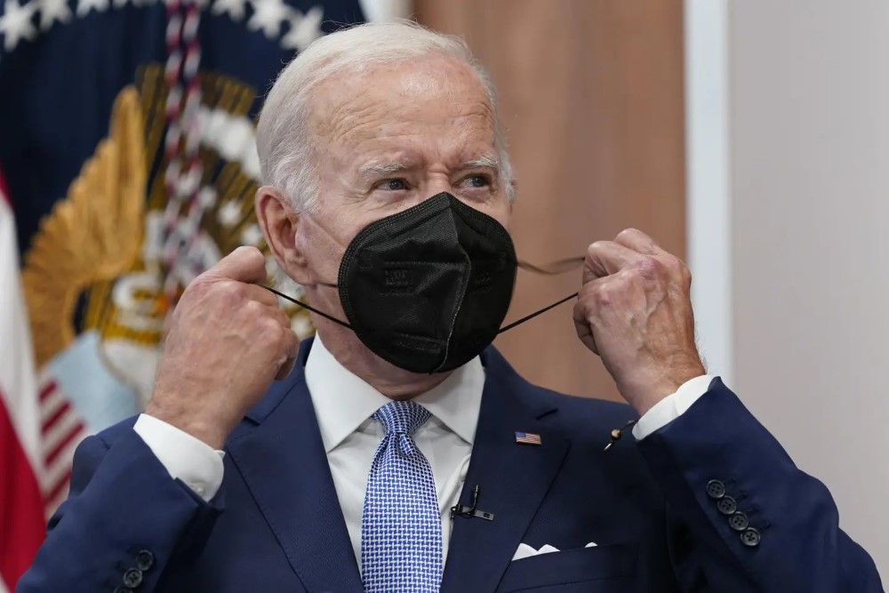 Készítik elő a visszalépés indoklását: Joe Biden koronavírusos és lemondta szerdai választási beszédét