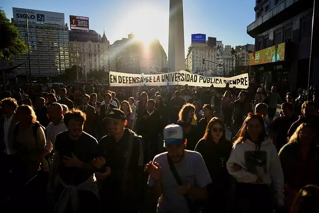 Argentinok százezrei tüntettek az elnöki palotánál