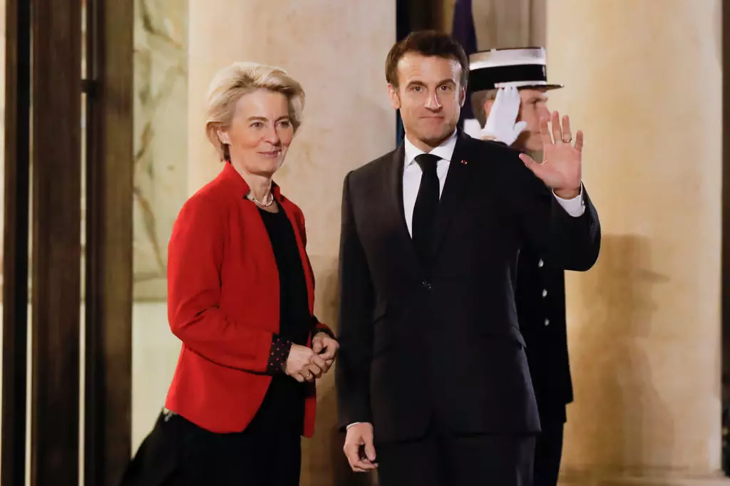 Macron von der Leyen leváltását akarja – Bloomberg