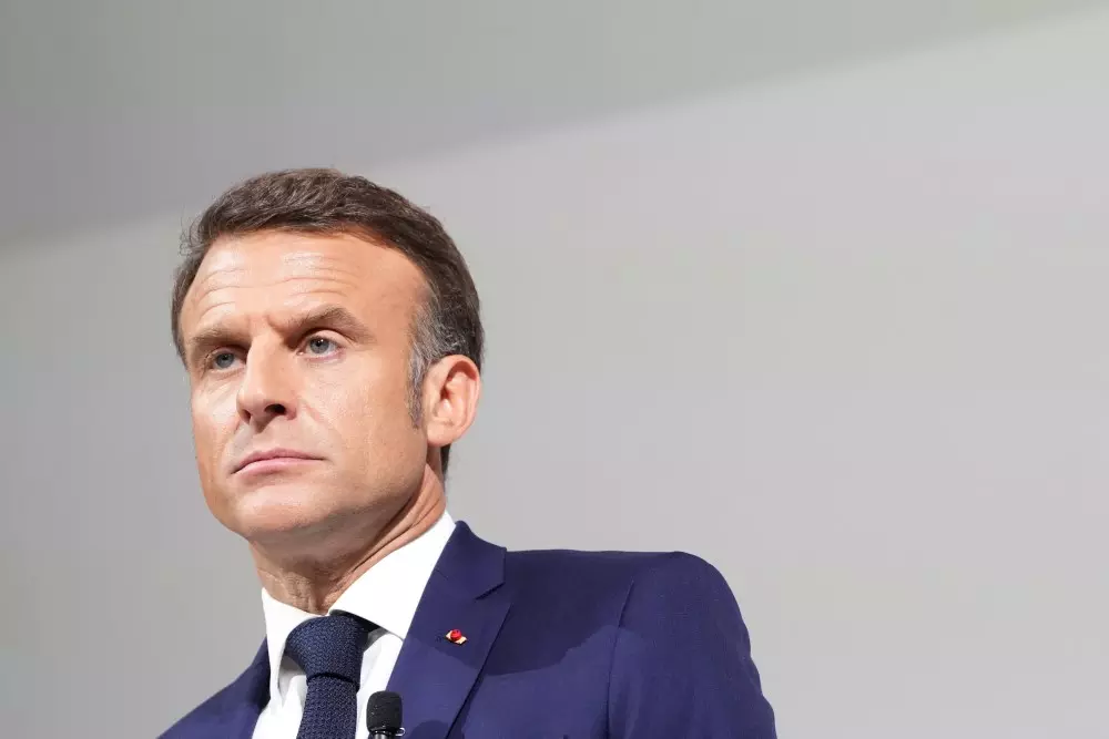 Macron népszerűsége drasztikusan zuhan