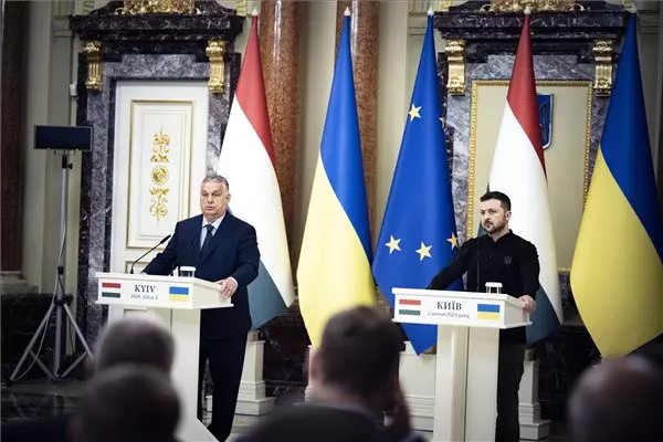 Orbán Viktor határidőhöz kötött tűzszünet megfontolását kérte Zelenszkijtől Kijevben