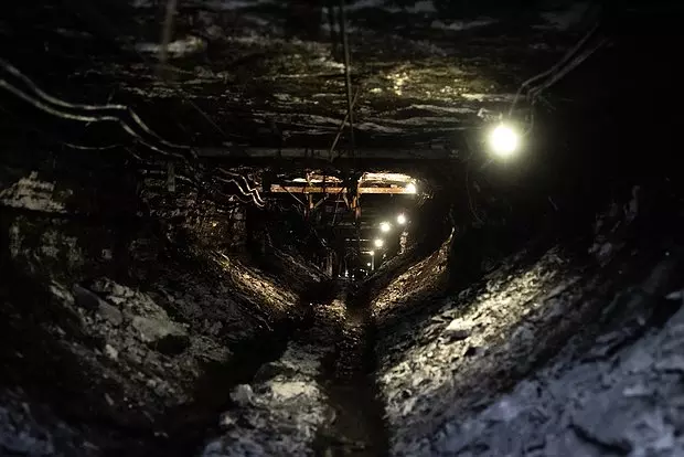 Bányakatasztrófa: 15 bányász lehet a bánya romjai alatt